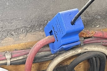無給電で電力を計測・監視 無給電で電力を計測・監視